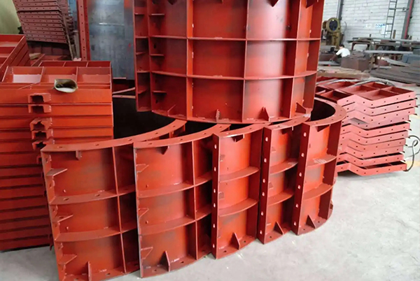 Composition and classification of composite steel formwork